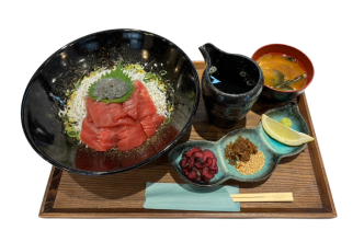 漬けマグロしらす海鮮丼